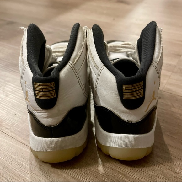 Air Jordan 11 “Gratitude” PS Size 1.5Y used with box 📦 kids - Picture 4 of 6